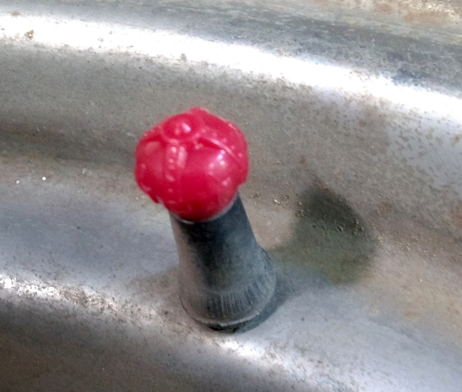 Crown valve stem caps deals